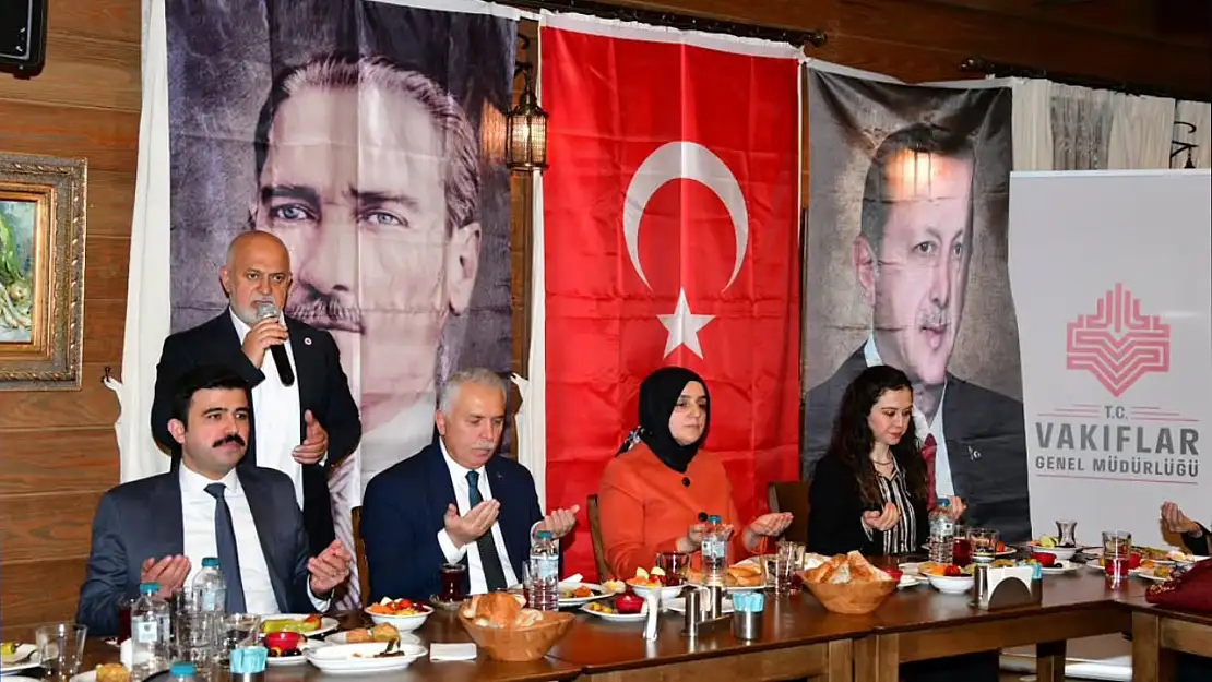 Trabzon Valisi Aziz Yıldırım Çaykara'da iftar programına katıldı