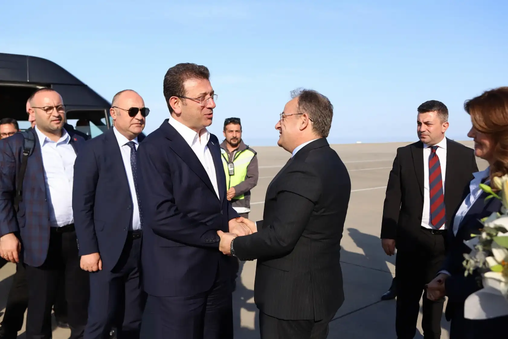 Trabzon CHP'den Ekrem İmamoğlu'na destek paylaşımları