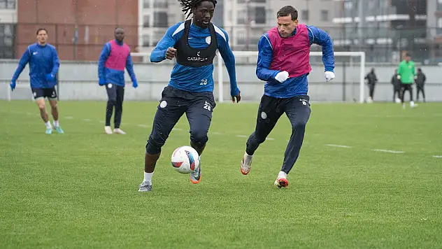 Çaykur Rizespor, Trabzonspor maçına hazırlanıyor