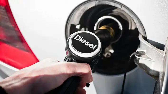 Dizel araçlara ek vergi getiriliyor: Yeni düzenleme ile elektrikli araçlara geçiş hızlanacak
