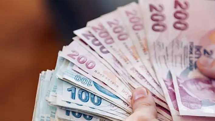 Emekli bayram ikramiyesi 4 bin TL olarak kabul edildi