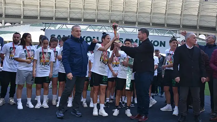 Giresun Sanayispor Takımı Kadın Futbol Süper Ligi'ne yükseldi