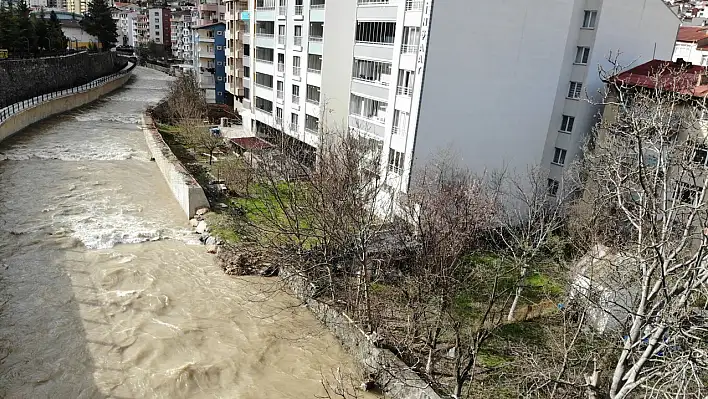 Harşit Çayı taşkın tehlikesiyle korkutuyor: Gümüşhane halkı endişeli