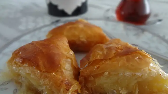 Rize'ye meşhur Laz böreğini tadanlar, bir daha istiyor