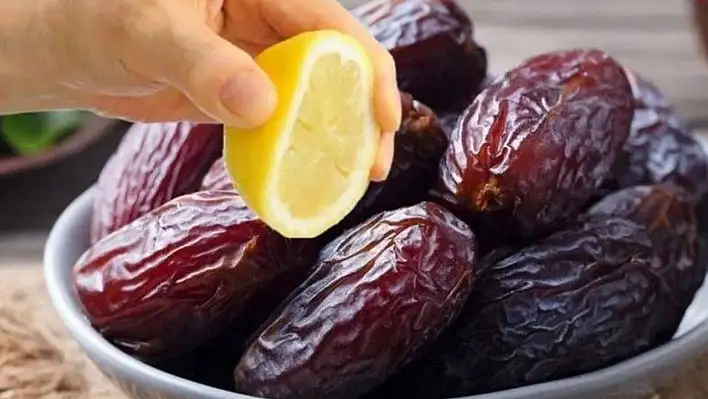 Siz daha önce Hurma'nın üzerine Limon sıkarak yediniz mi? Faydalarına şaşıracaksınız