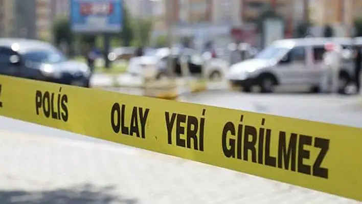 Trabzon'da CHP gençlik kolları'nın standında kavga: Bir genç bıçaklandı!