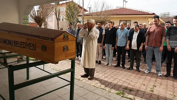 Trabzon'da denize düşen genç, memleketi Kastamonu'da defnedildi