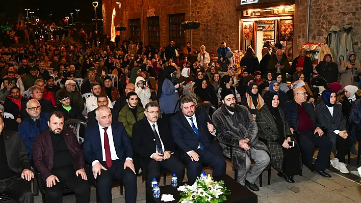 Trabzon'da Kadir Gecesi'nde Sakal-ı Şerif'e yoğun ilgi!