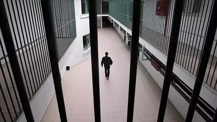 Trabzon'da PKK'lı mahkum cezaevinde yangın çıkardı!