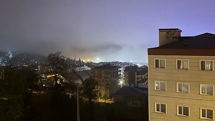 Trabzon'da yoğun sis etkisini gösteriyor: Uçaklar bekleme pozisyonunda