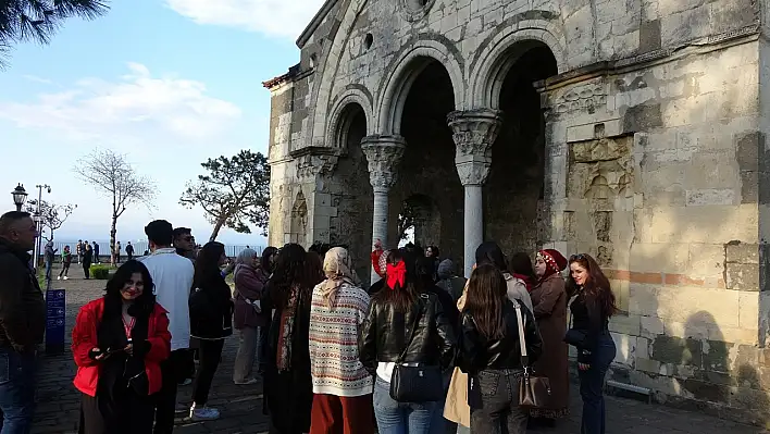 Trabzon'daki Ayasofya Camii, Ramazan bayramı'nda yoğun ilgi görüyor
