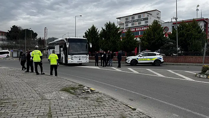 Trabzon istikametine giden otobüs bozuldu: Yolcular başka otobüse taşındı
