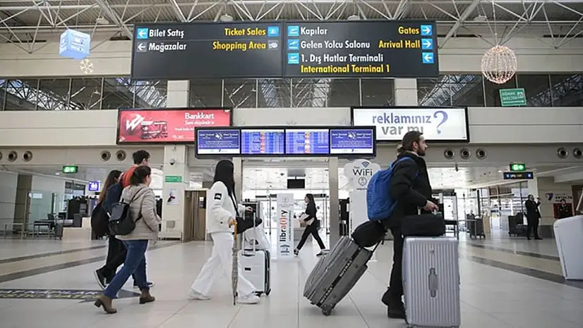 Check-in tarihe karışıyor: Havalimanlarında yüz tanıma dönemi başlıyor!