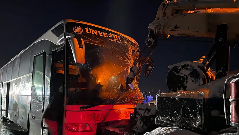 Samsun-Ankara yolunda zincirleme kaza: 5 yaralı, Yol 2 saat kapalı kaldı